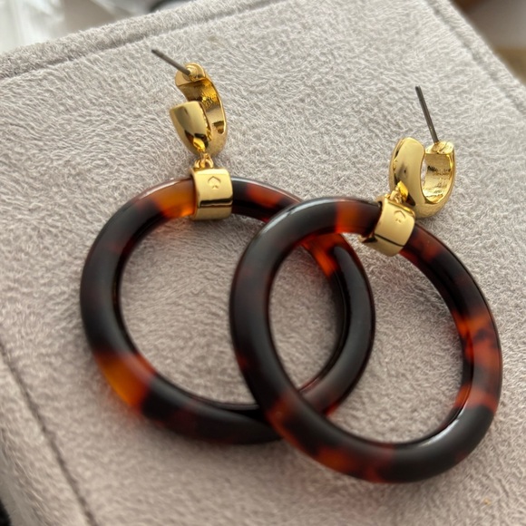 FREE w/purchase Kate Spade Botanical Garden Tortoiseshell Resin
Hoop Earrings - Picture 6 of 15